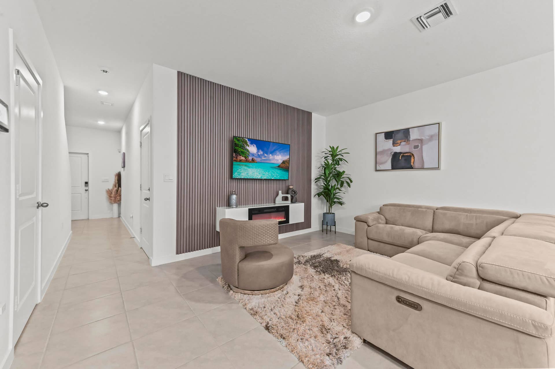 864 NW 3rd Terrace, Pompano Beach, Pompano Beach, FL 33060 07 Living Room 02