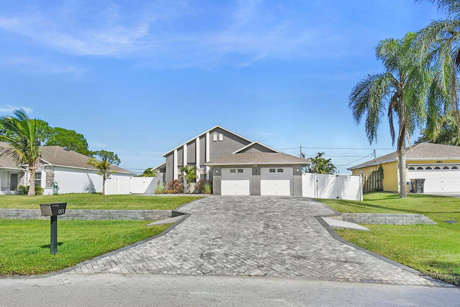 Property photo for 991 SW CONSOLATA Avenue, Port St Lucie, FL
