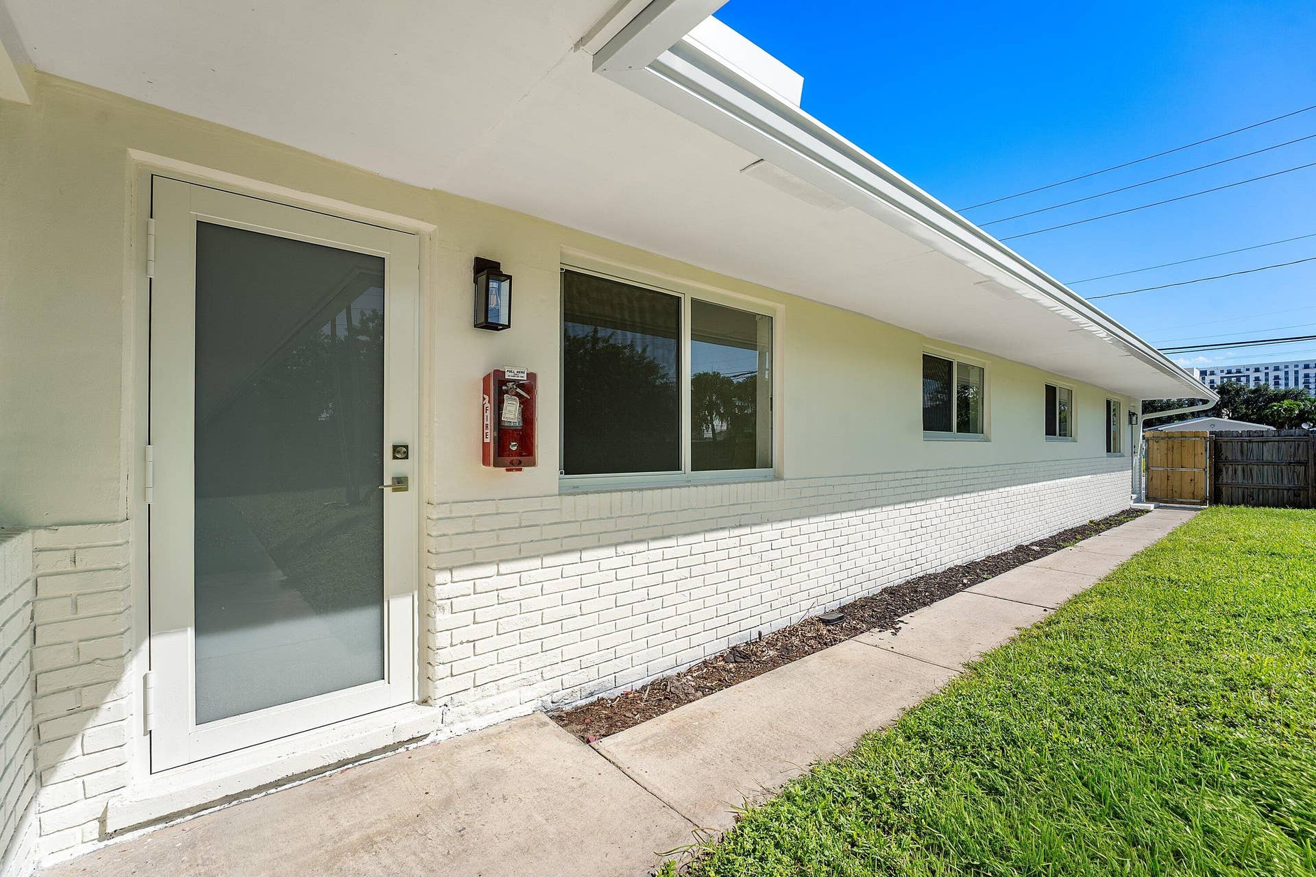 008-118PhippenWaitersRoad-2-DaniaBeach-F