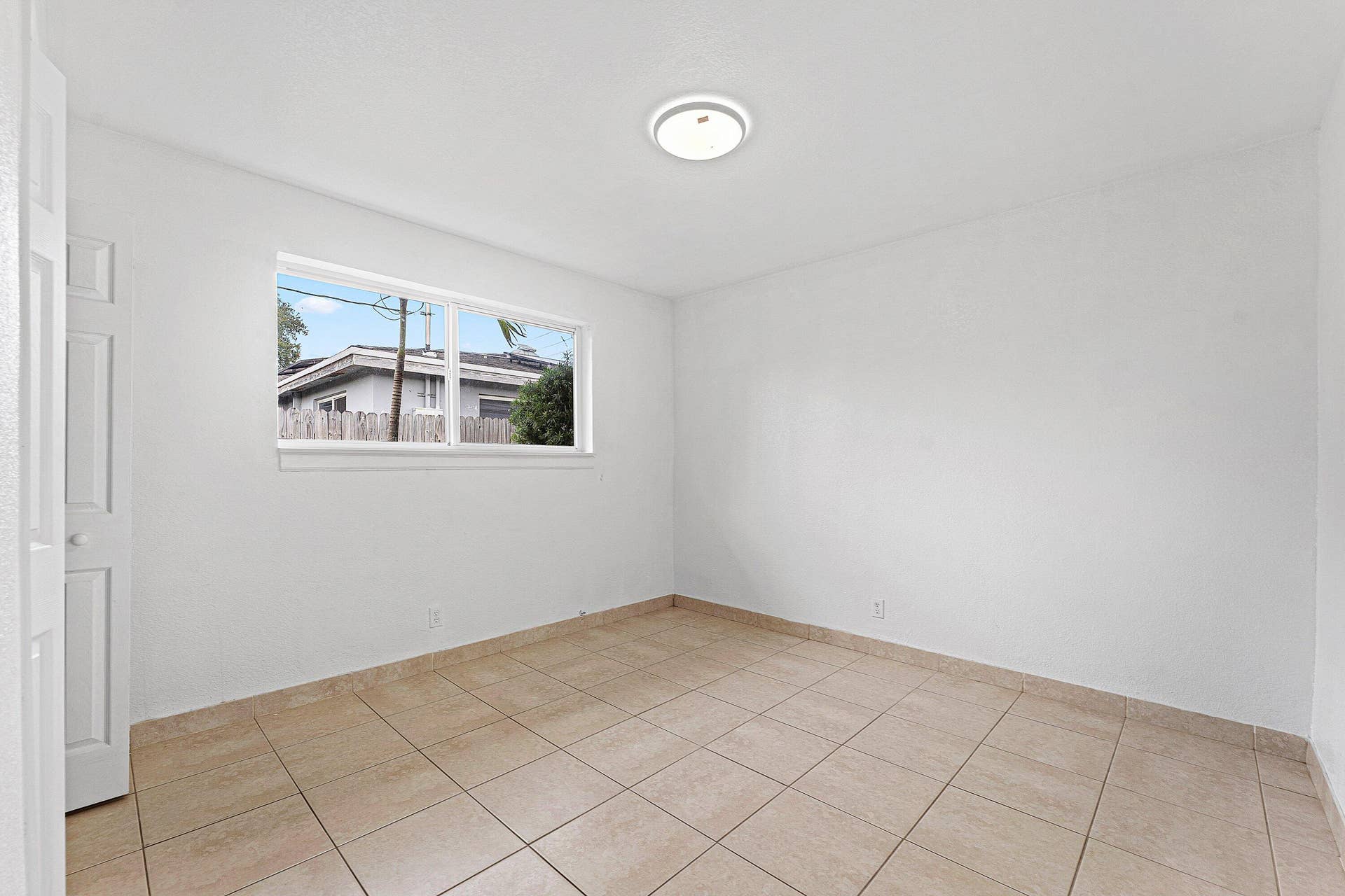 043-118PhippenWaitersRoad-2-DaniaBeach-F
