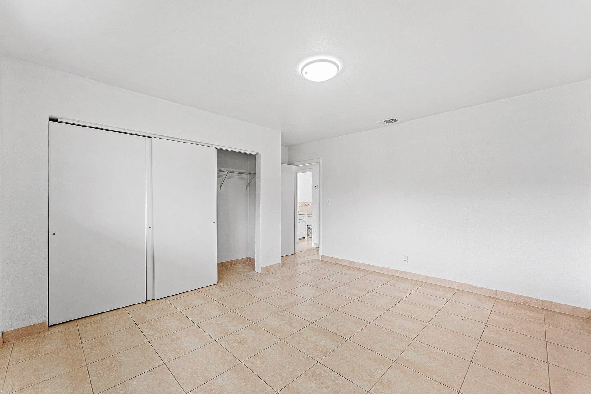 048-118PhippenWaitersRoad-2-DaniaBeach-F