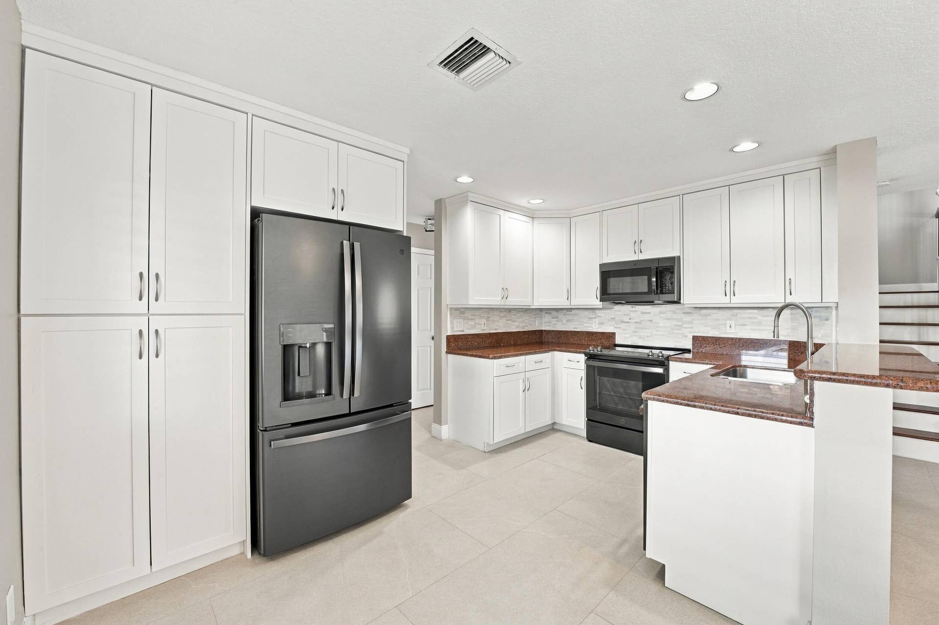 4592 SW 14TH Street, Deerfield Beach, FL 33442 21__jjl4761