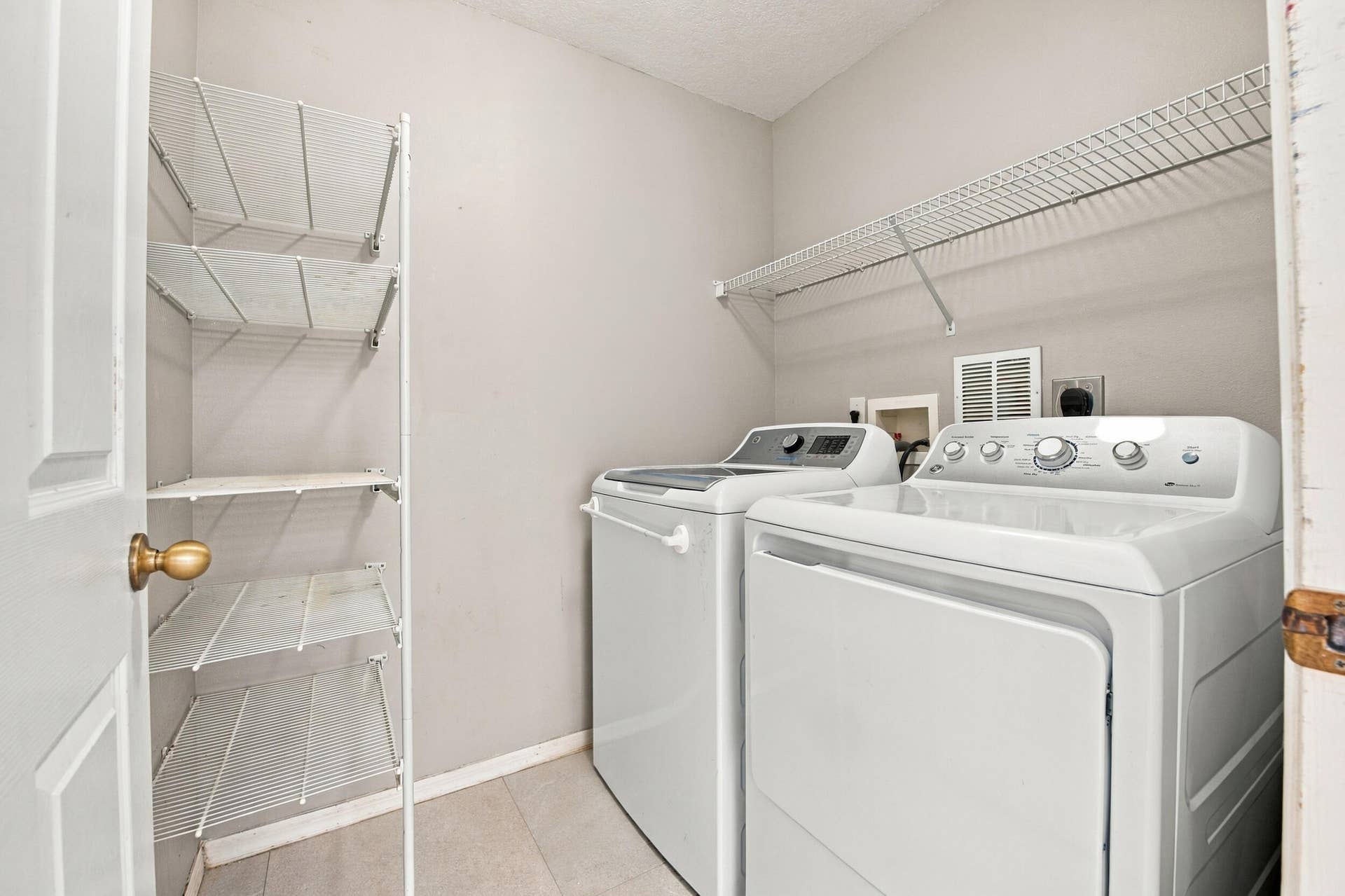 4592 SW 14TH Street, Deerfield Beach, FL 33442 54__jjl4766