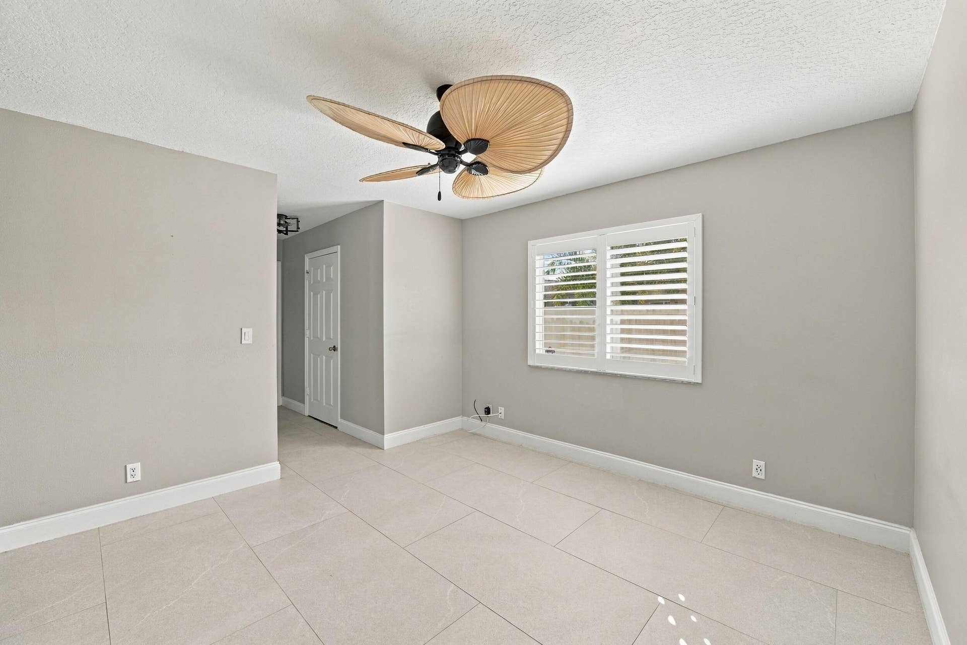 4592 SW 14TH Street, Deerfield Beach, FL 33442 24__jjl4781