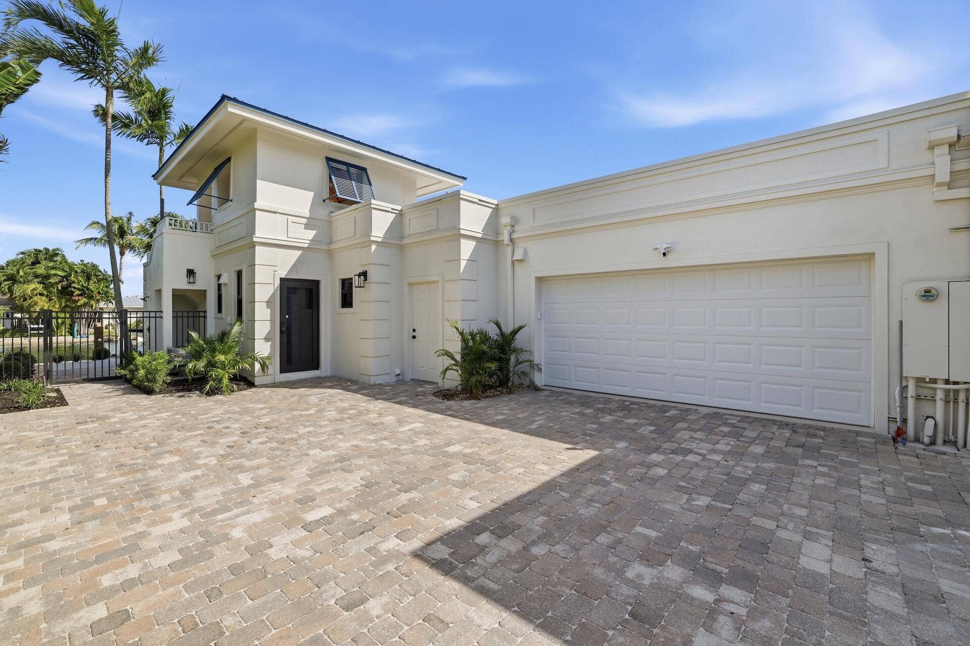 1210 Bimini Lane, Singer Island, FL 33404 Driveway Garage Exterior