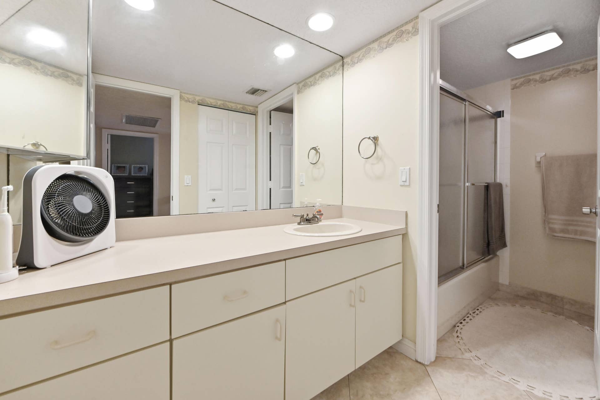 302 Woodland Road, Palm Springs, FL 33461 19 Bathroom 02