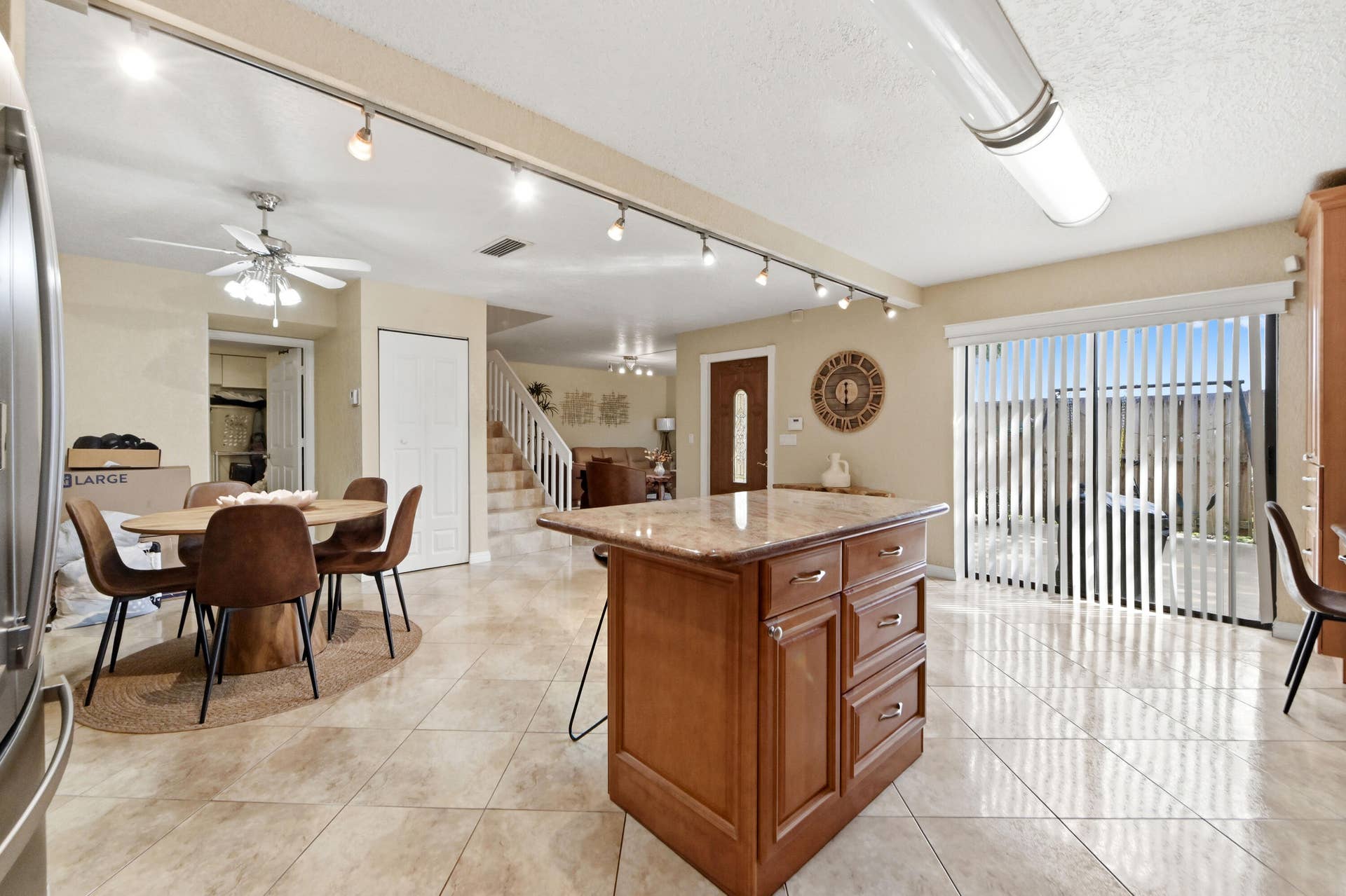 302 Woodland Road, Palm Springs, FL 33461 08 Kitchen 04
