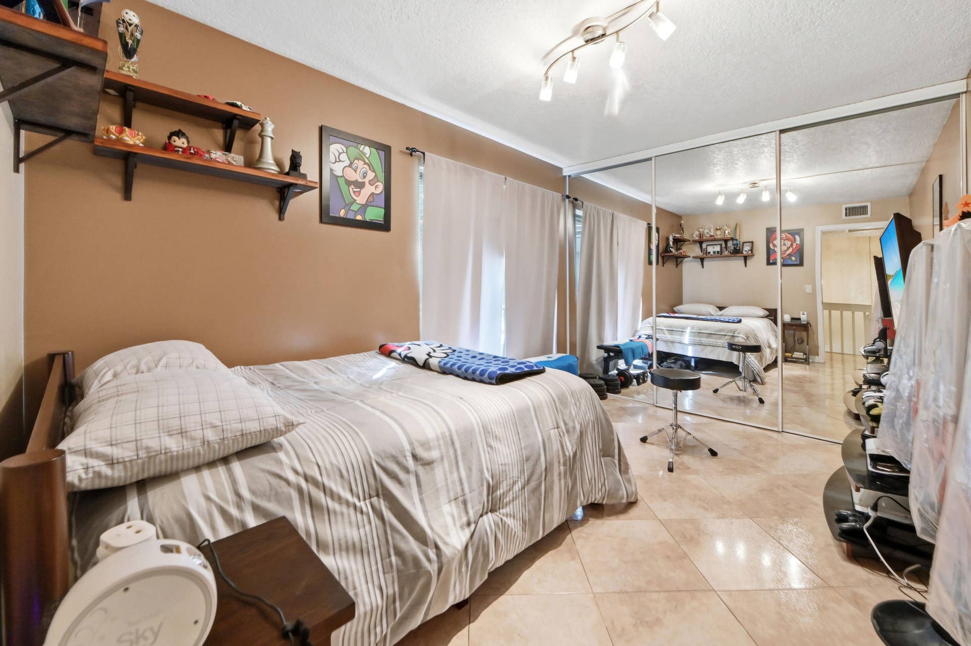 302 Woodland Road, Palm Springs, FL 33461 17 Bedroom 03
