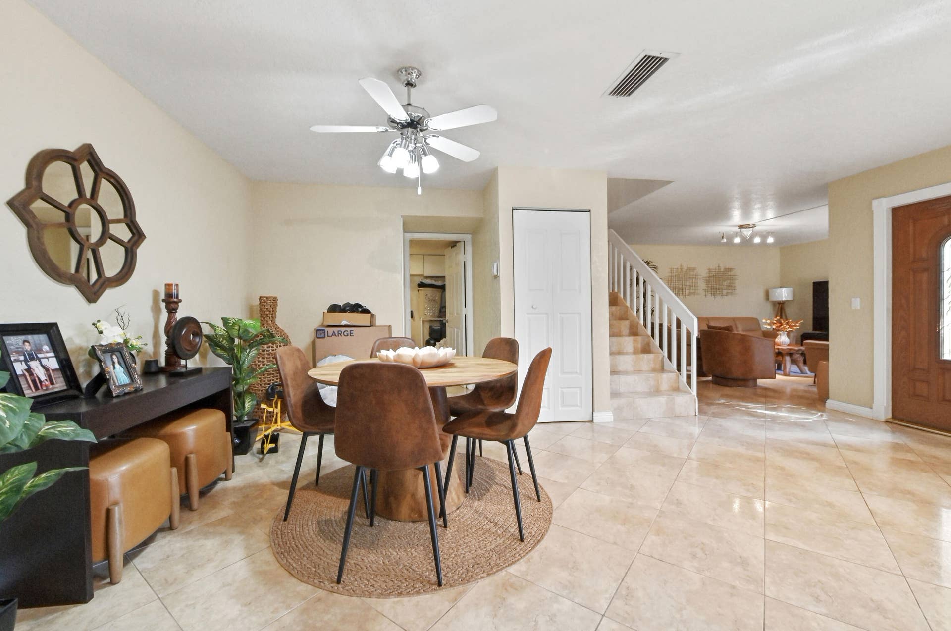 302 Woodland Road, Palm Springs, FL 33461 10 Dining area 01