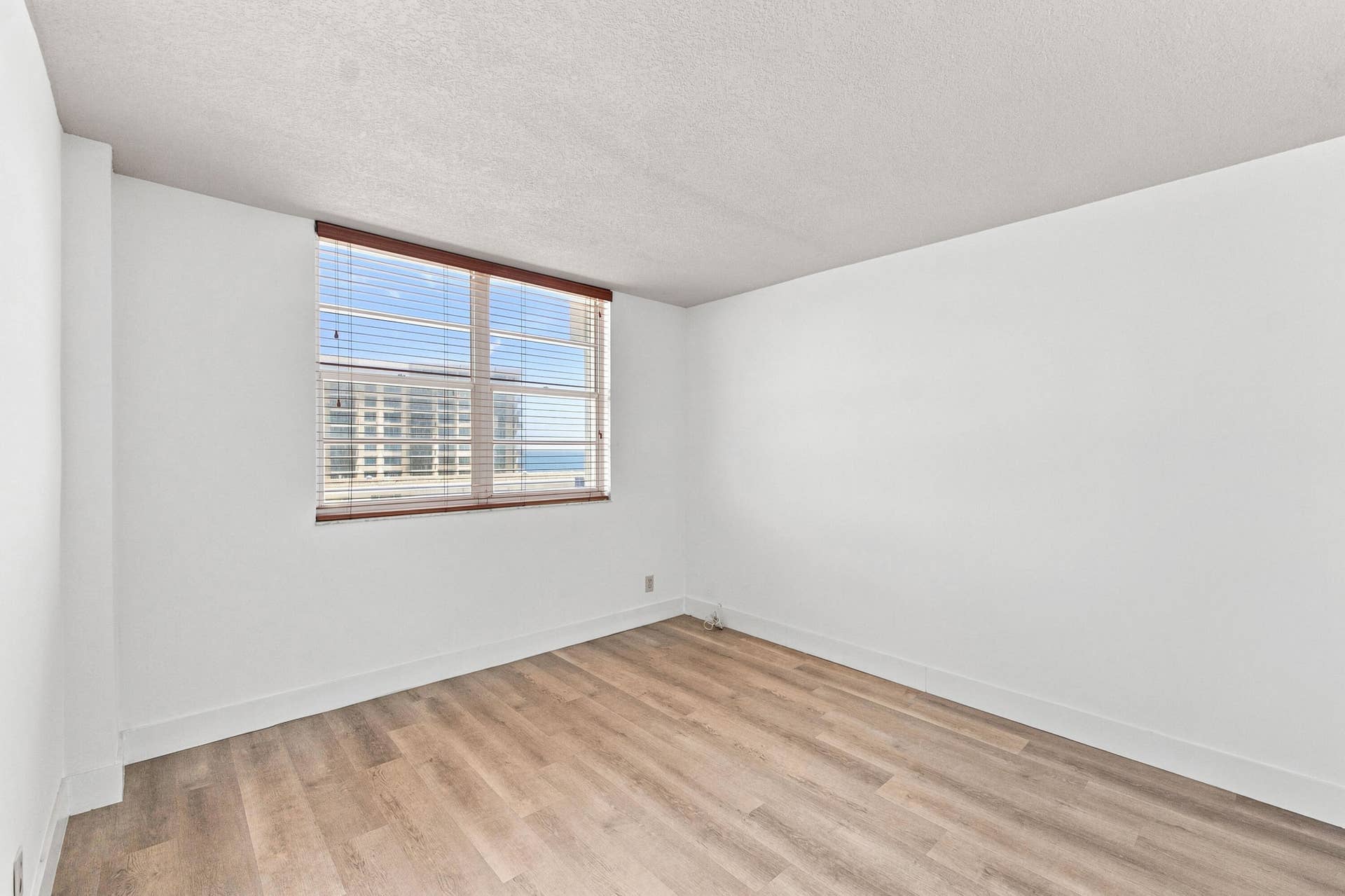 1900 S OCEAN Boulevard, #10G, Lauderdale-By-The-Sea, Lauderdale By The Sea, FL 33062 1900 S Ocean Blvd 10G_003