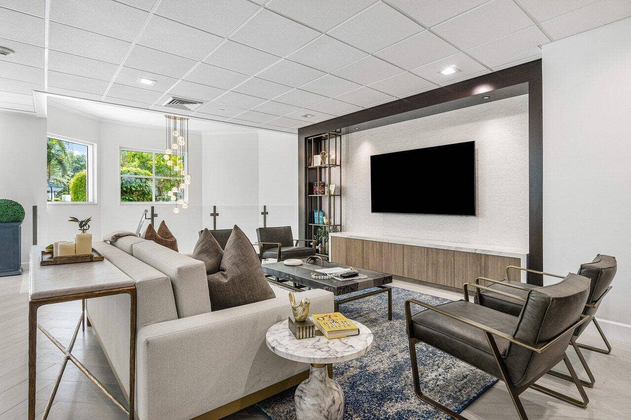 500 SE Mizner Boulevard, #A209, Boca Raton, FL 33432 015_4 TP-I Social Room upstairs-LR