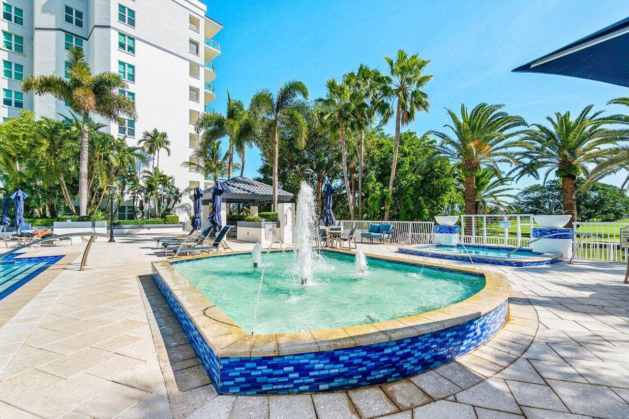 500 SE Mizner Boulevard, #A209, Boca Raton, FL 33432 005 TP-Pool-LR