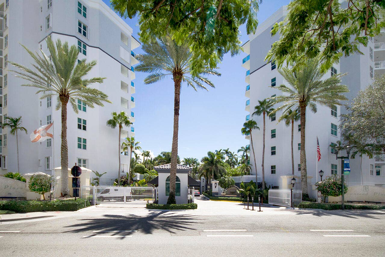 500 SE Mizner Boulevard, #A209, Boca Raton, FL 33432 018 TP-Entrance Gate-LR