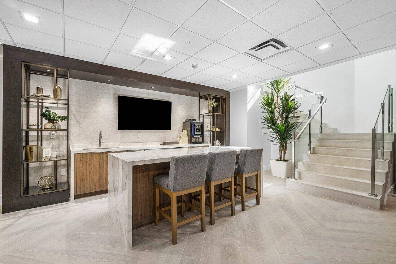 500 SE Mizner Boulevard, #A209, Boca Raton, FL 33432 014_1 TP-I Social Room downstairs-LR