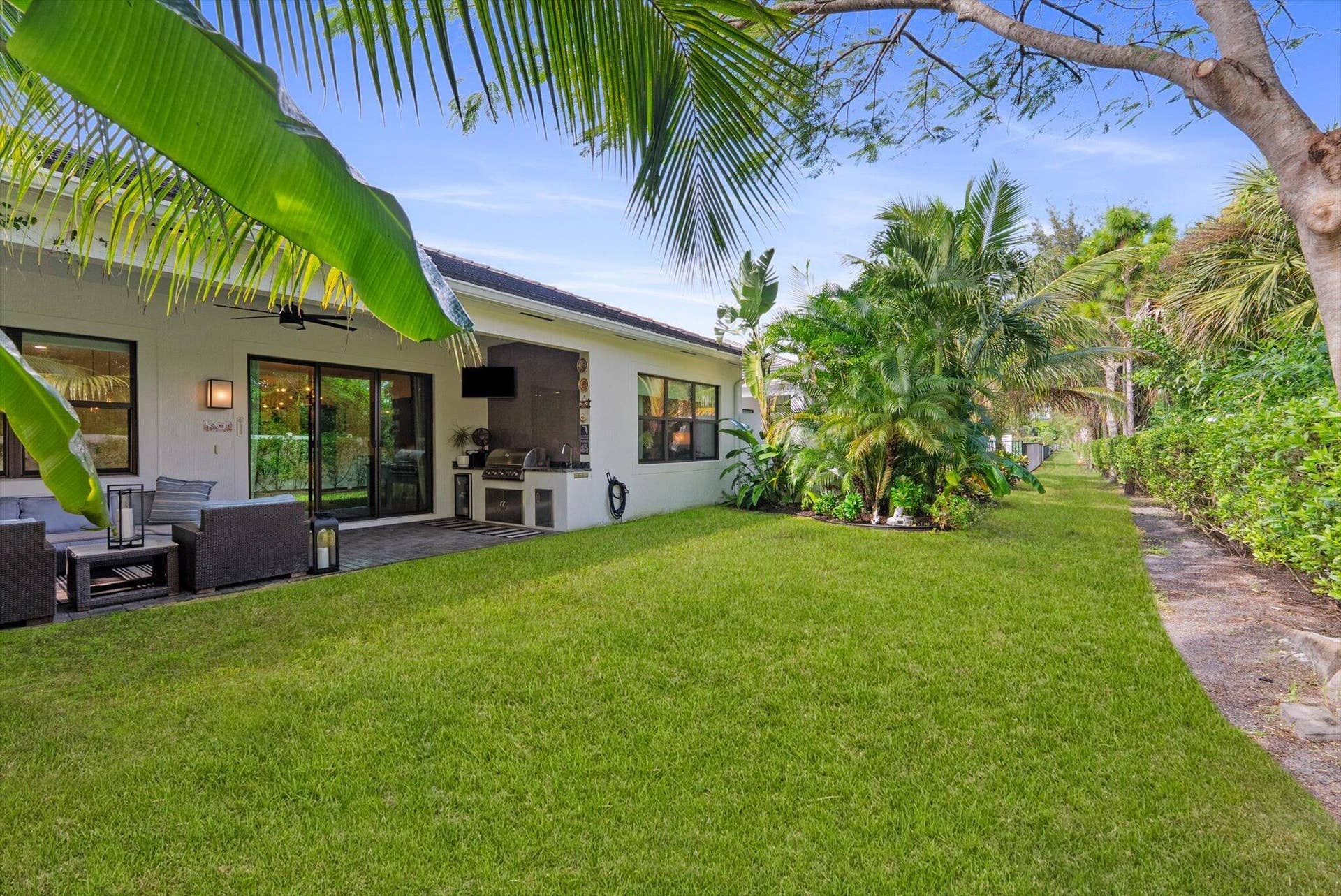 7332 Estero Drive, Lake Worth, FL 33463 22-22