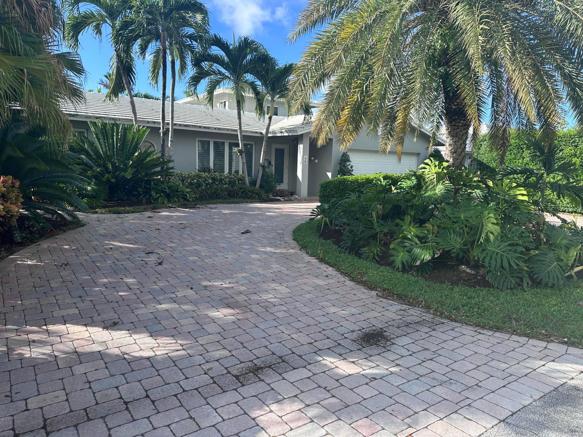 2770 NE 57th Court, Fort Lauderdale, FL 33308 front 2770