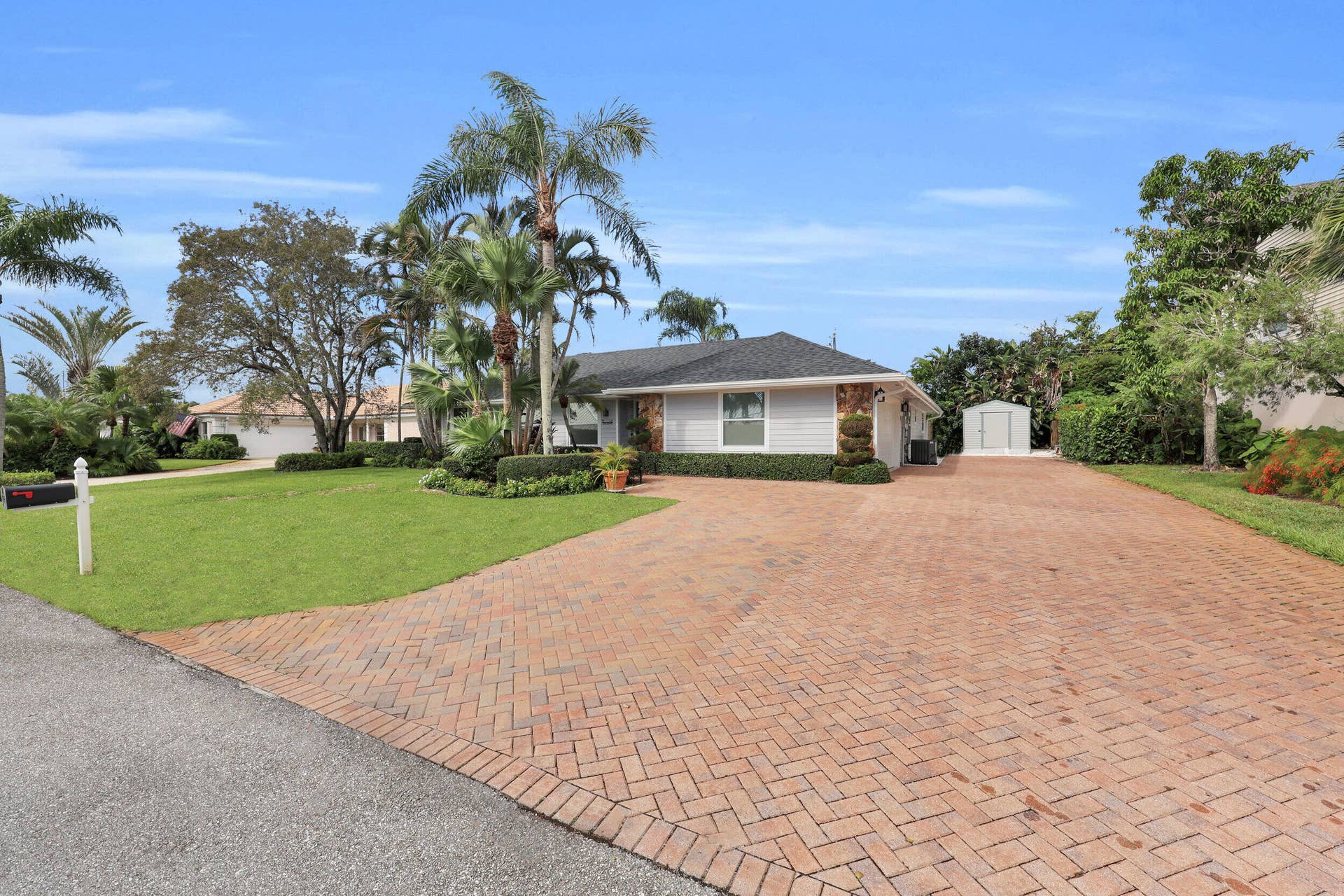 10 SE Splitrail Circle, Jupiter, FL 33469 48_8p3a9222