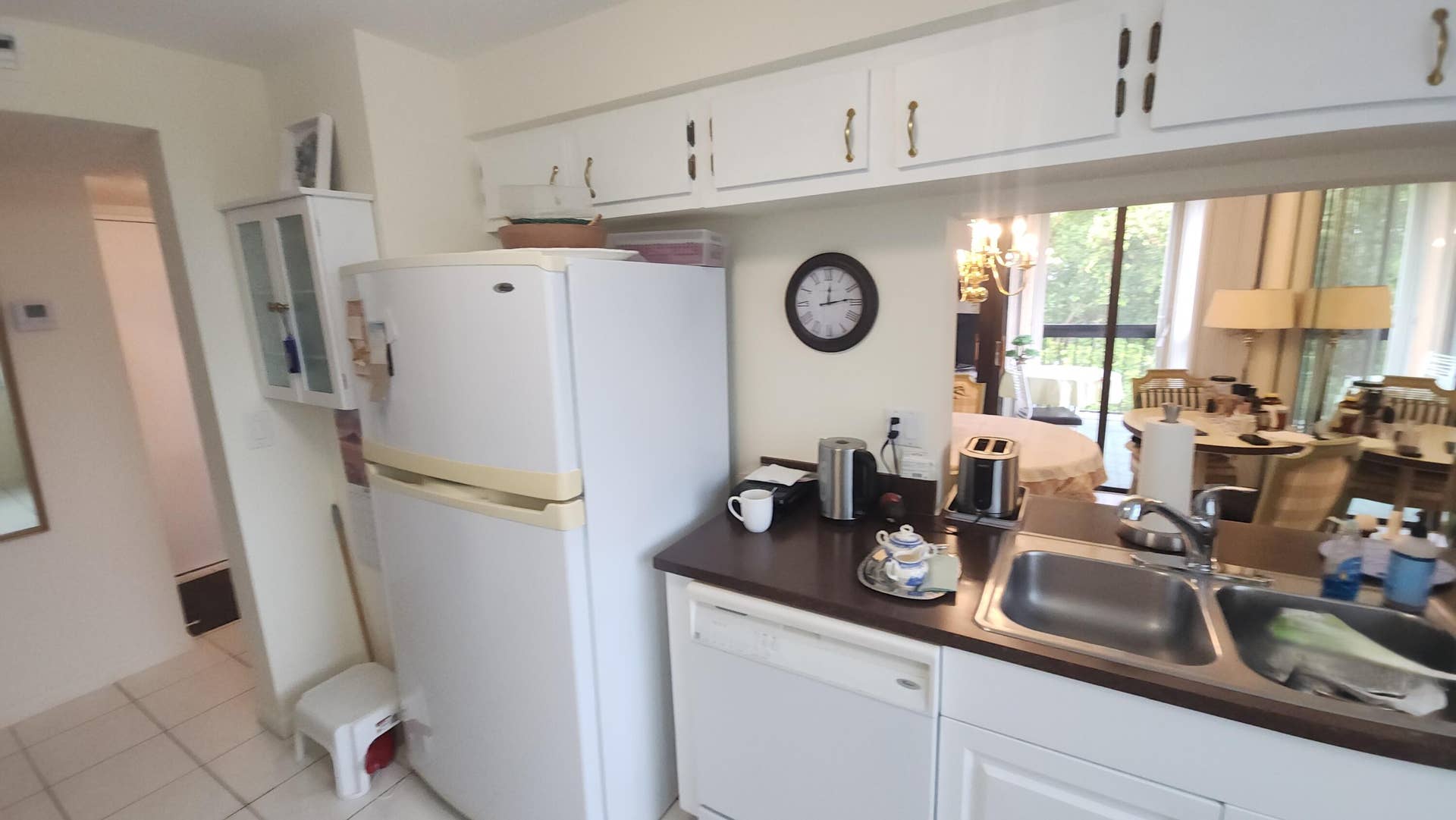 2455 LINDELL Boulevard, #3511, Delray Beach, FL 33444 kitchen