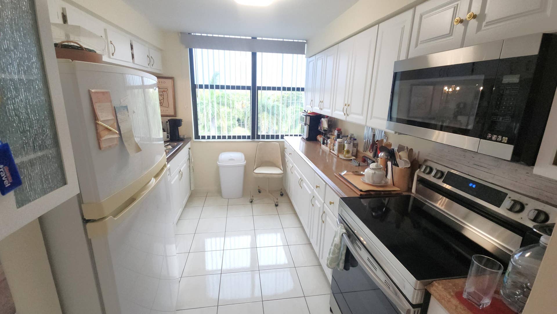 2455 LINDELL Boulevard, #3511, Delray Beach, FL 33444 kitchen