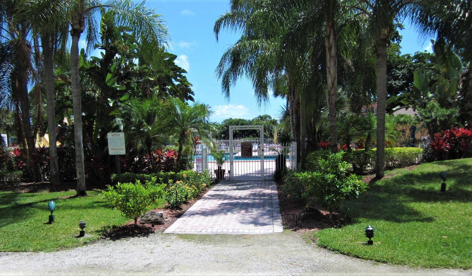 2455 LINDELL Boulevard, #3511, Delray Beach, FL 33444 pool #2 entrance