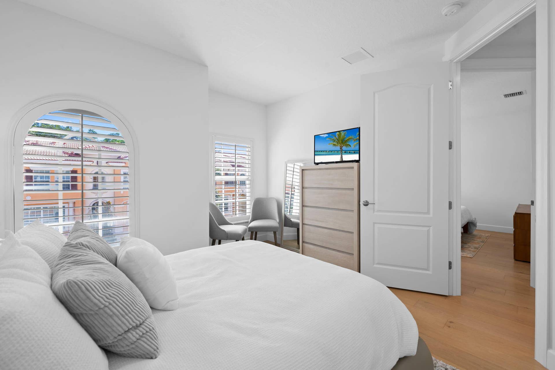 613 NE FRANCESCA Lane, Boca Raton, FL 33487 Guest Suite