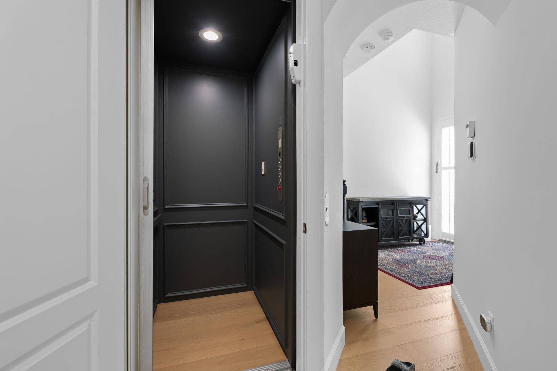 613 NE FRANCESCA Lane, Boca Raton, FL 33487 Elevator
