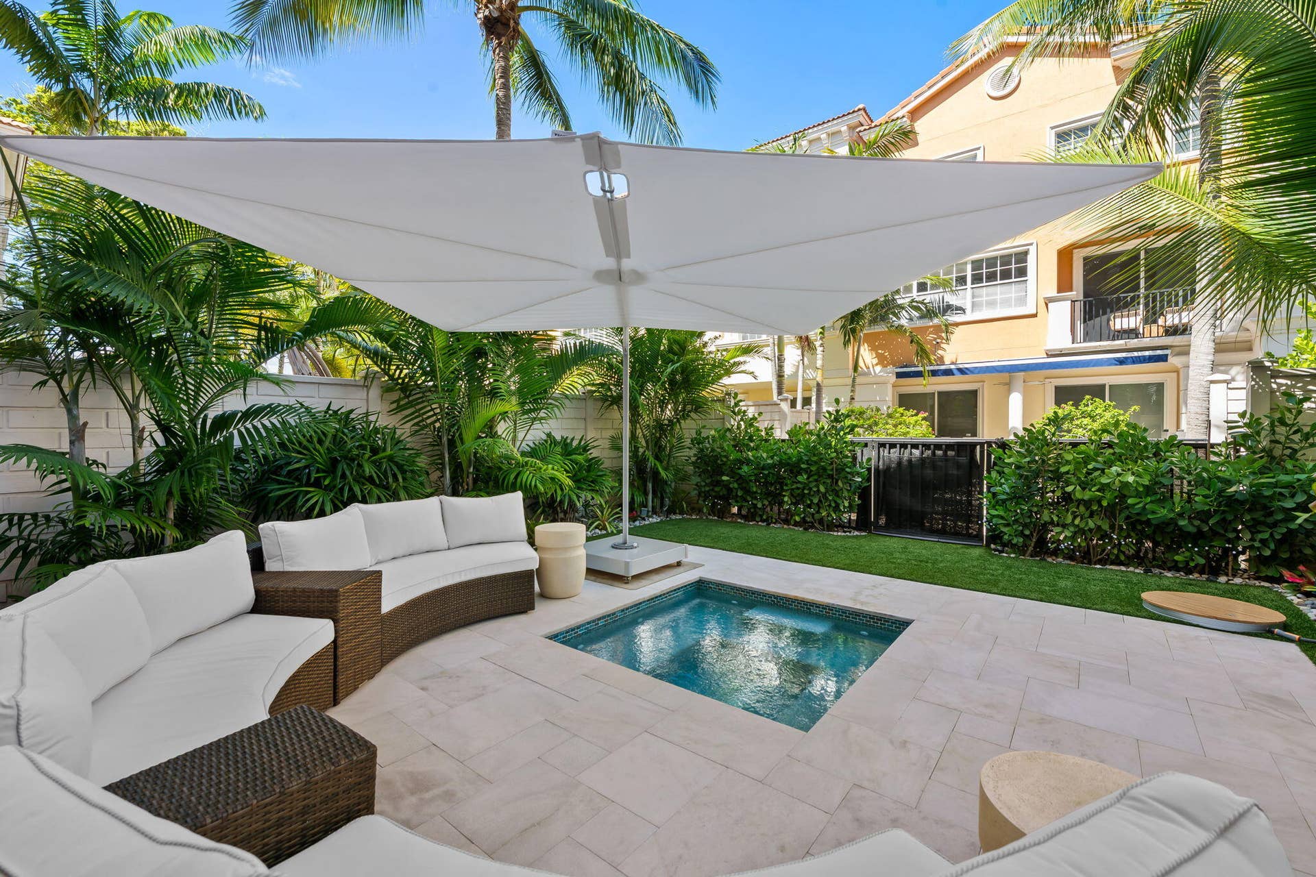 613 NE FRANCESCA Lane, Boca Raton, FL 33487 Backyard