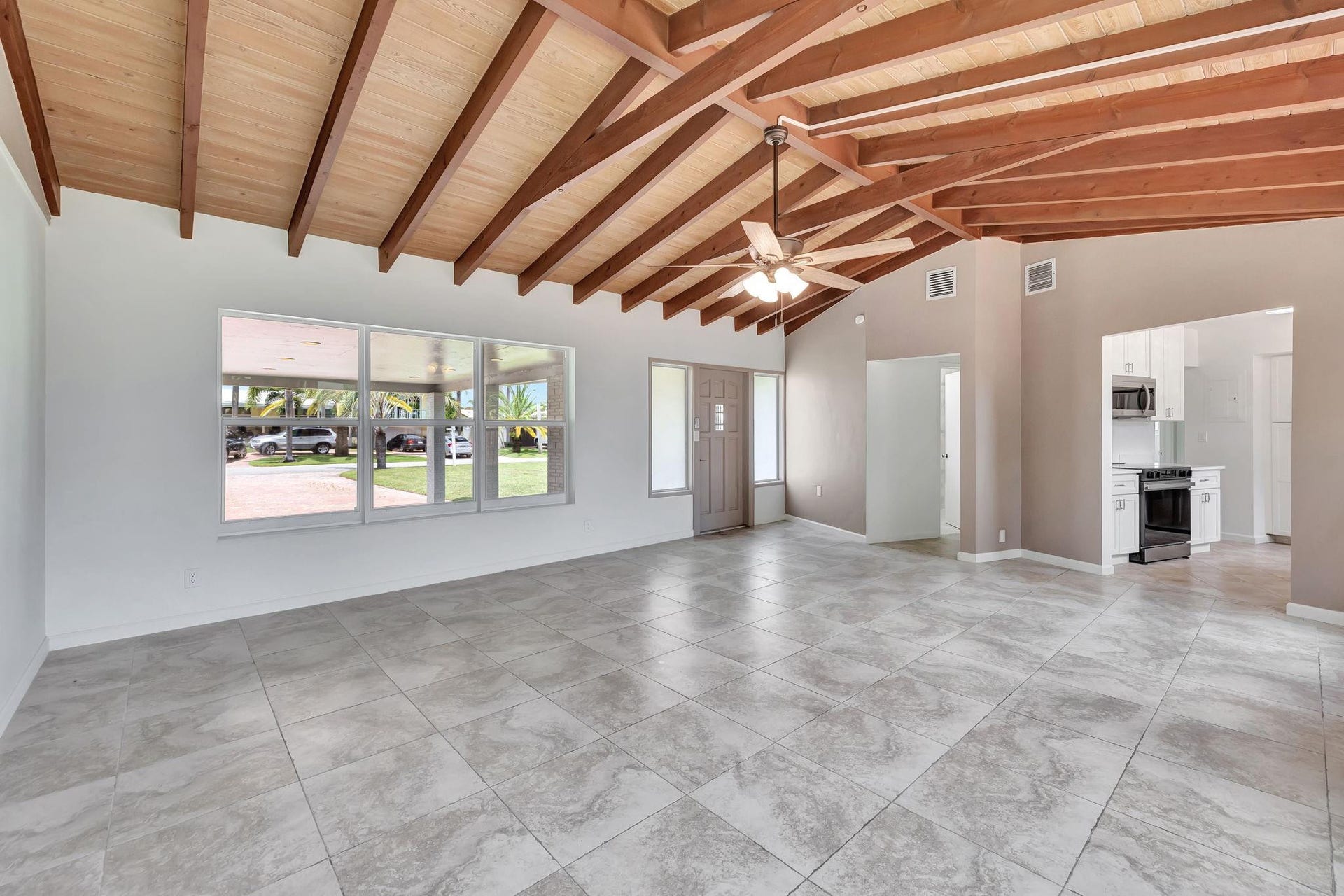 2680 NE 19TH Street, Pompano Beach, FL 33062 Photo 10