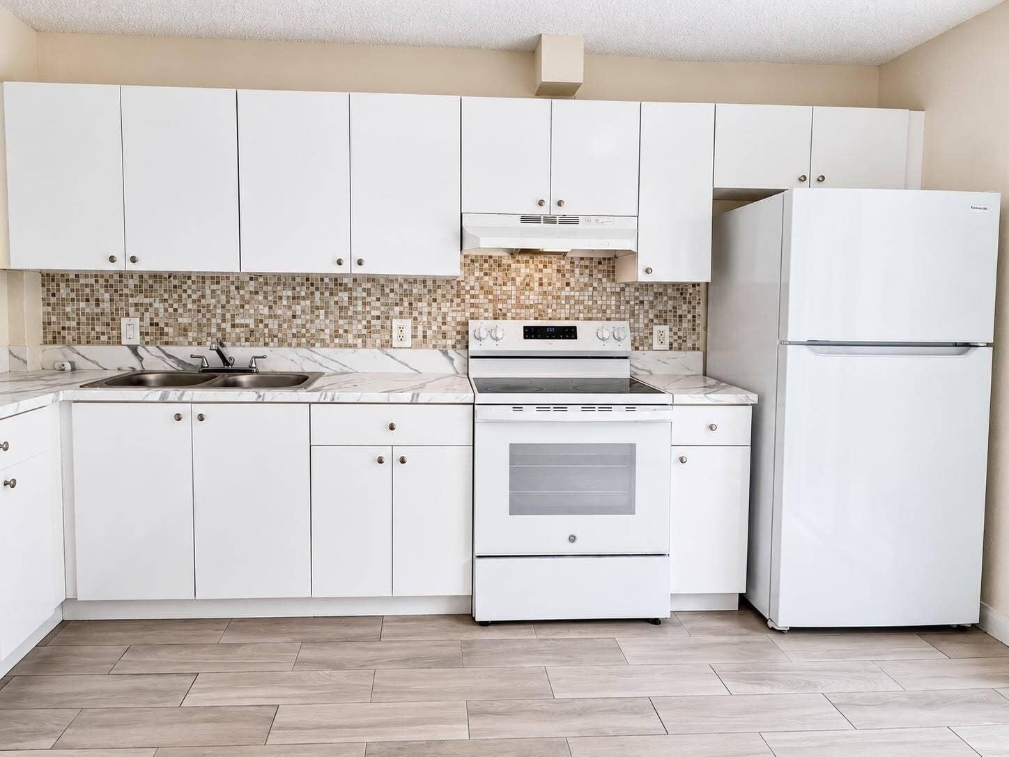 4859 ORLEANS Court, #B, West Palm Beach, FL 33415 KITCHEN