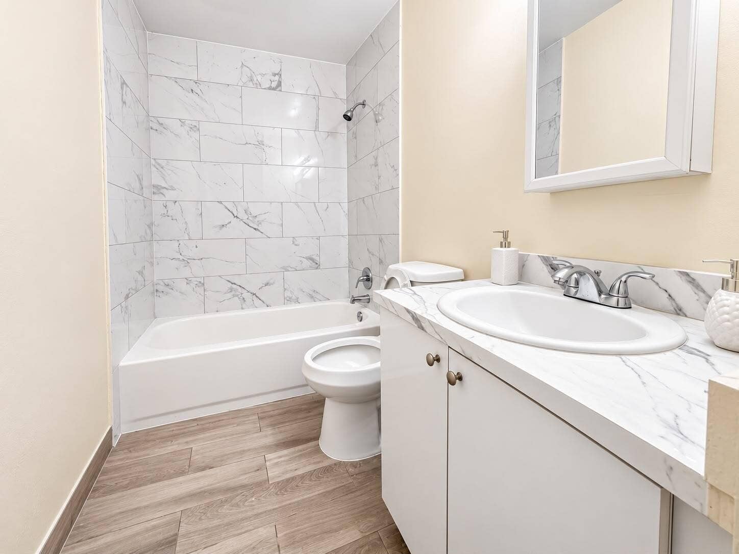 4859 ORLEANS Court, #B, West Palm Beach, FL 33415 BATHROOM