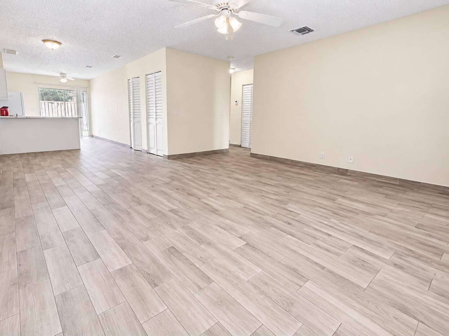 4859 ORLEANS Court, #B, West Palm Beach, FL 33415 LIVING ROOM