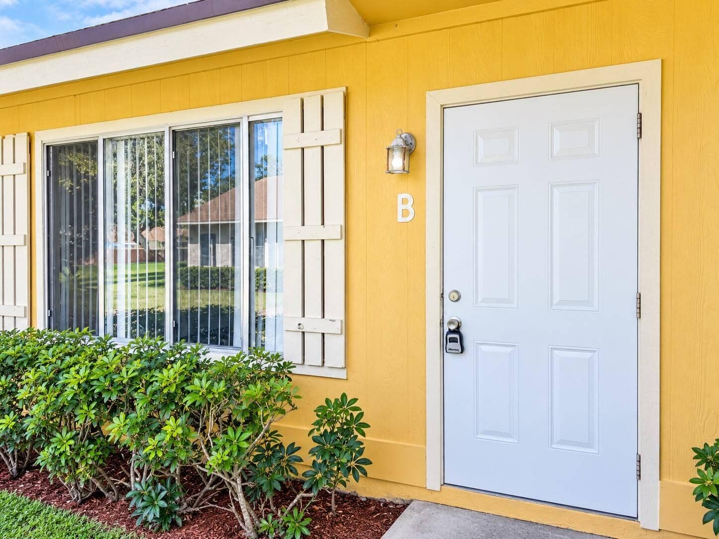 4859 ORLEANS Court, #B, West Palm Beach, FL 33415 ENTRANCE