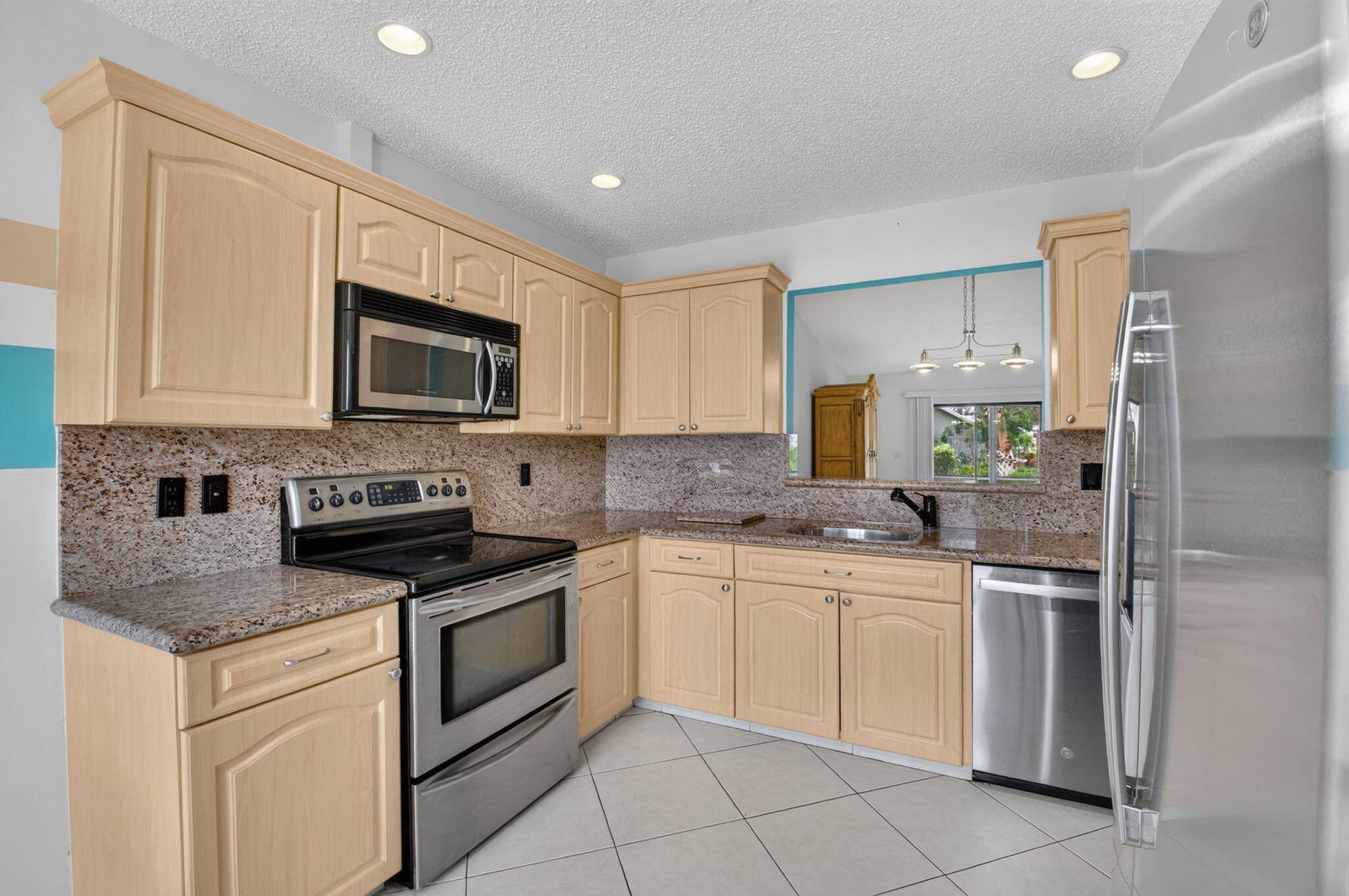 10871 Lake Front Place, Boca Raton, FL 33498 Updated Kitchen