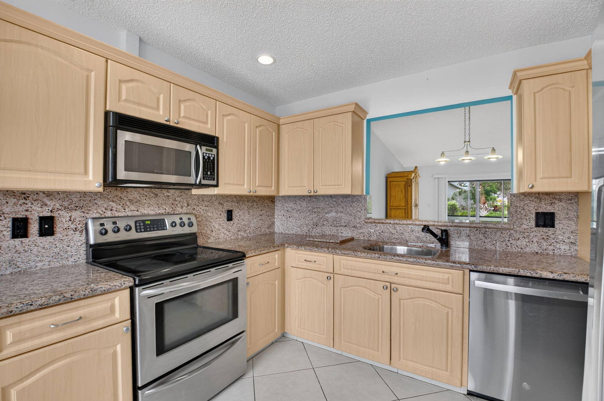 10871 Lake Front Place, Boca Raton, FL 33498 High Hat Lighting
