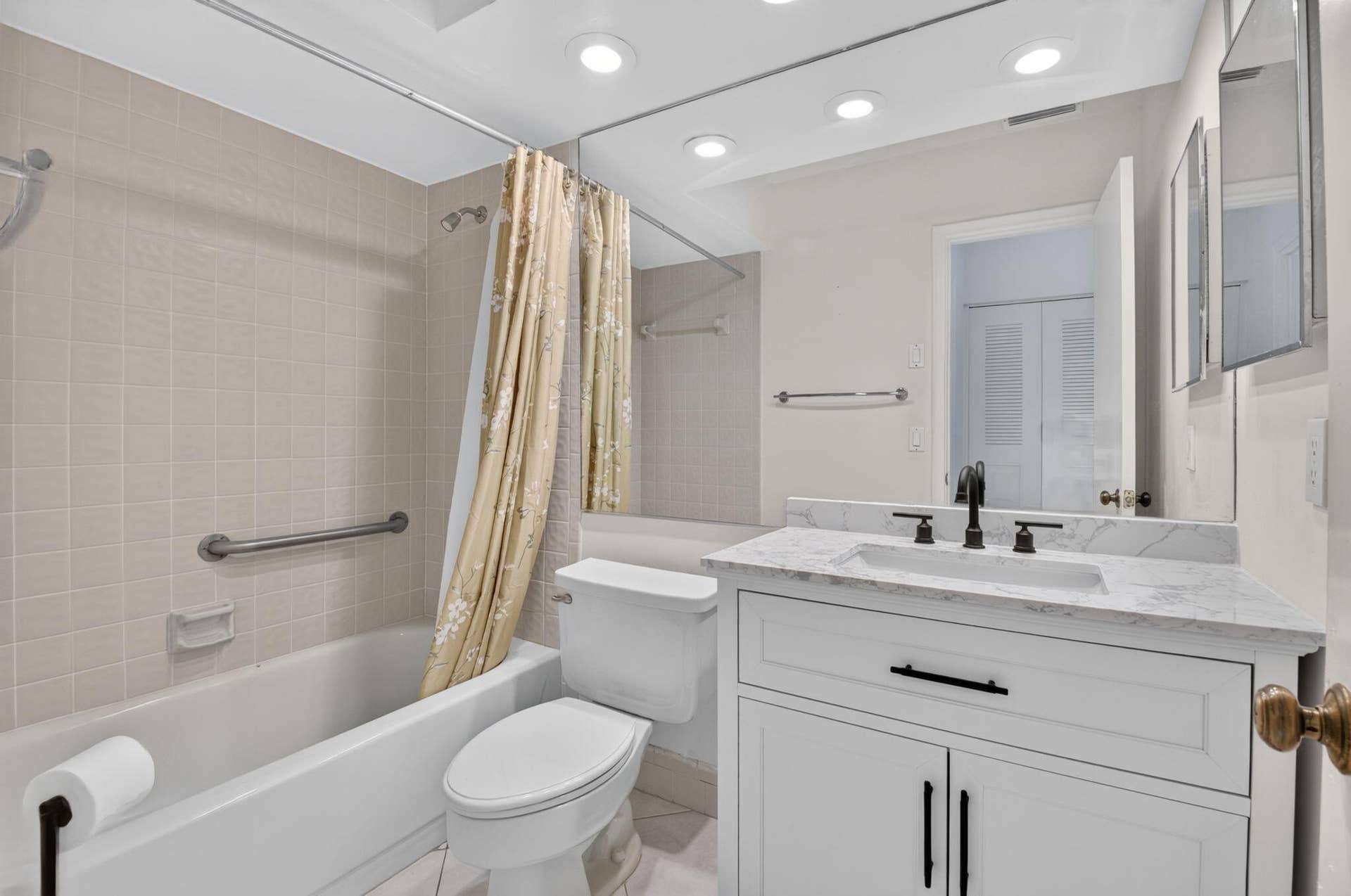 10871 Lake Front Place, Boca Raton, FL 33498 2nd Bath