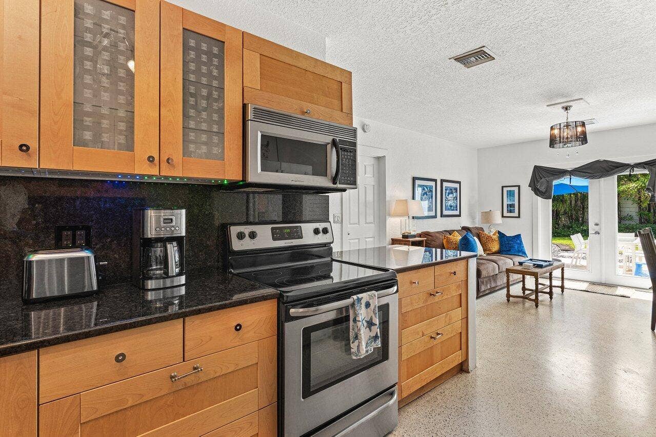 340 NE 7th Avenue, Delray Beach, Delray Beach, FL 33483 016-340Northeast7thAvenue-DelrayBeach-FL