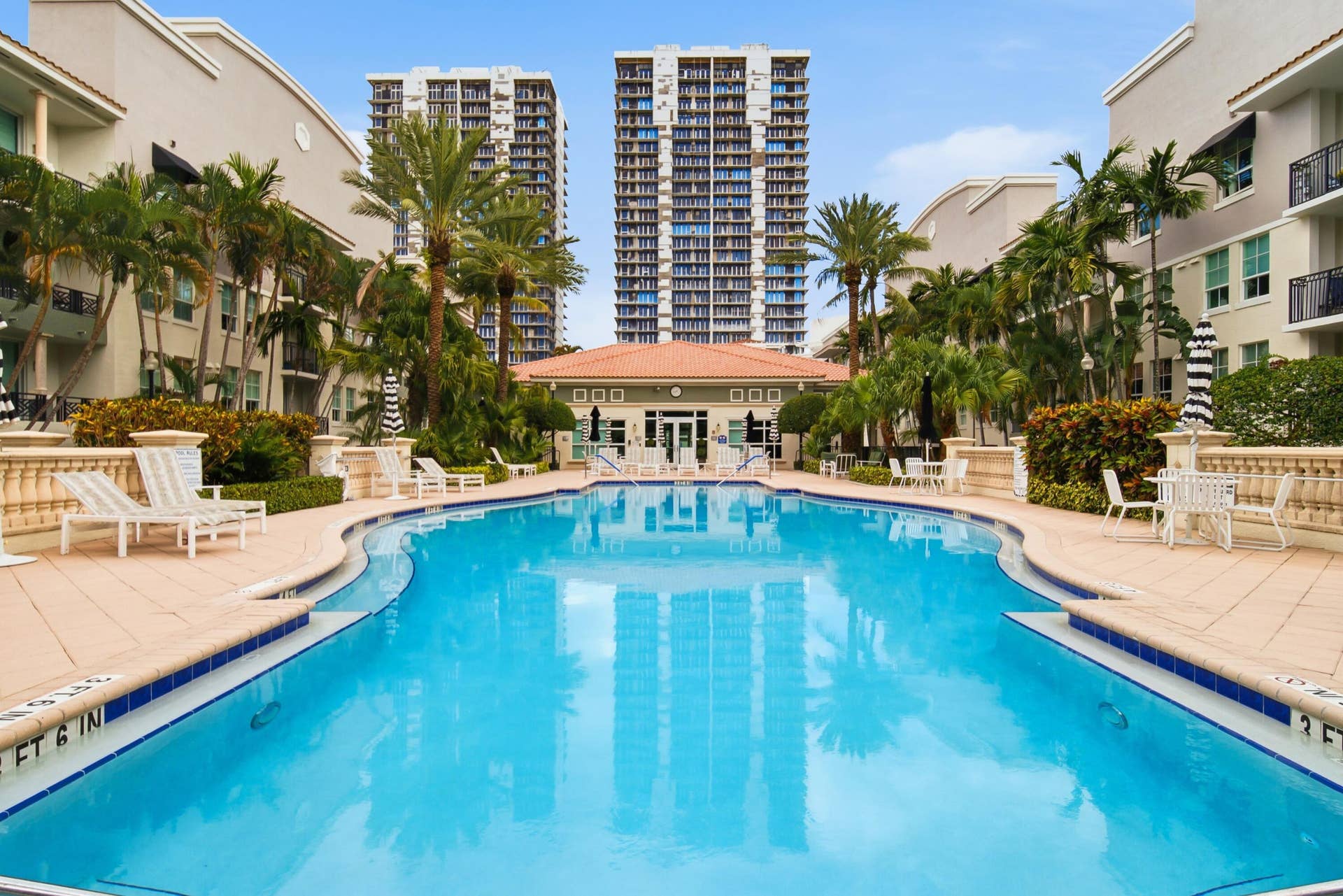 600 S Dixie Highway, #211, West Palm Beach, FL 33401 29 - Pool