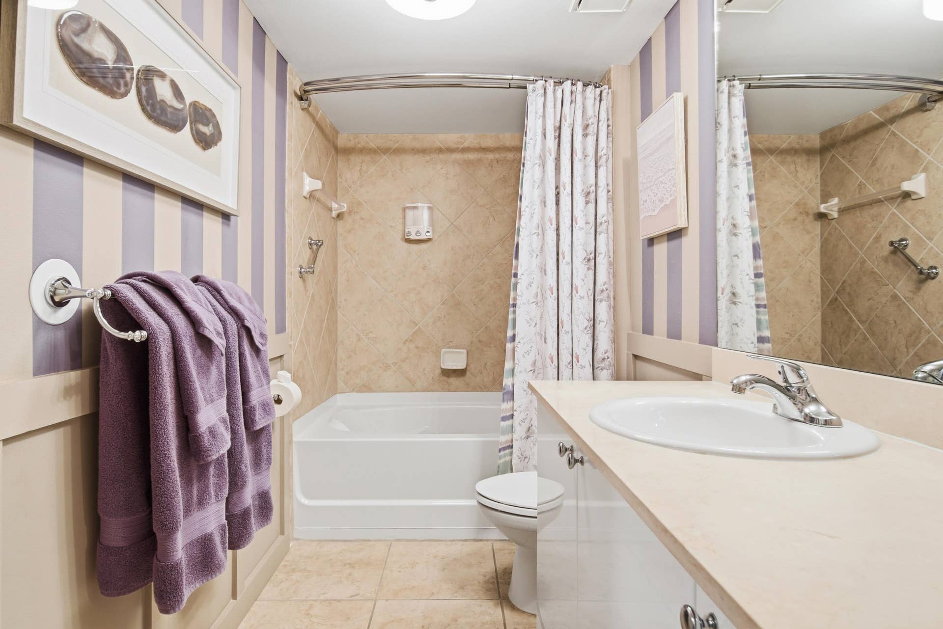 600 S Dixie Highway, #211, West Palm Beach, FL 33401 20 - Second Bath