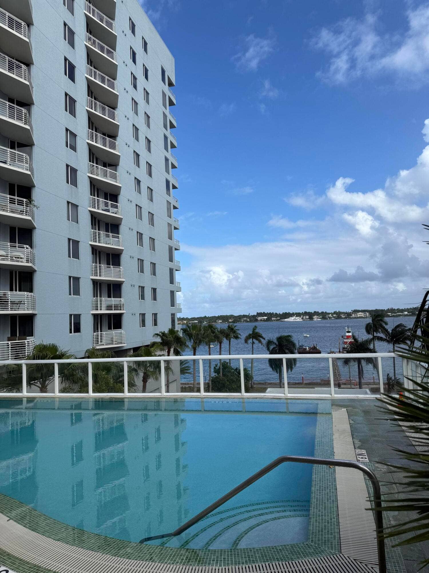 1551 N Flagler Drive, #1108, West Palm Beach, FL 33401 Courtyard