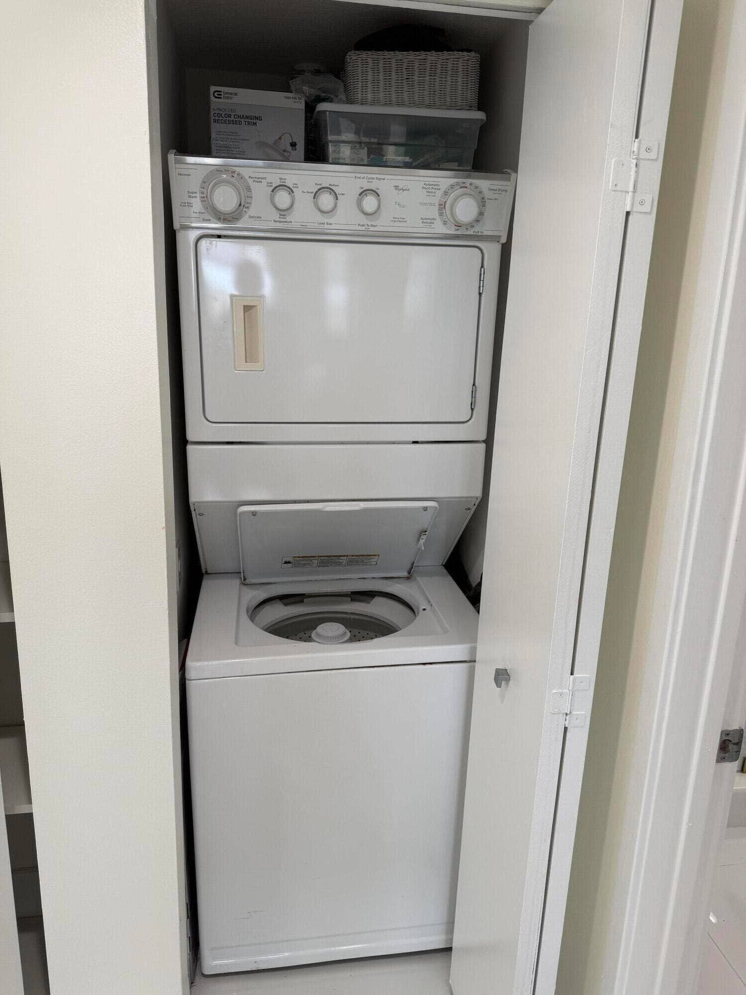 1551 N Flagler Drive, #1108, West Palm Beach, FL 33401 Laundry