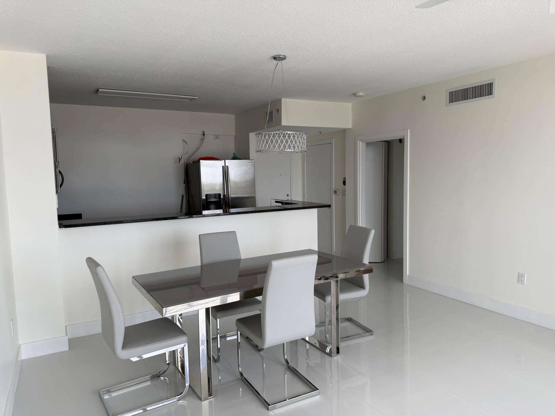 1551 N Flagler Drive, #1108, West Palm Beach, FL 33401 Dining area