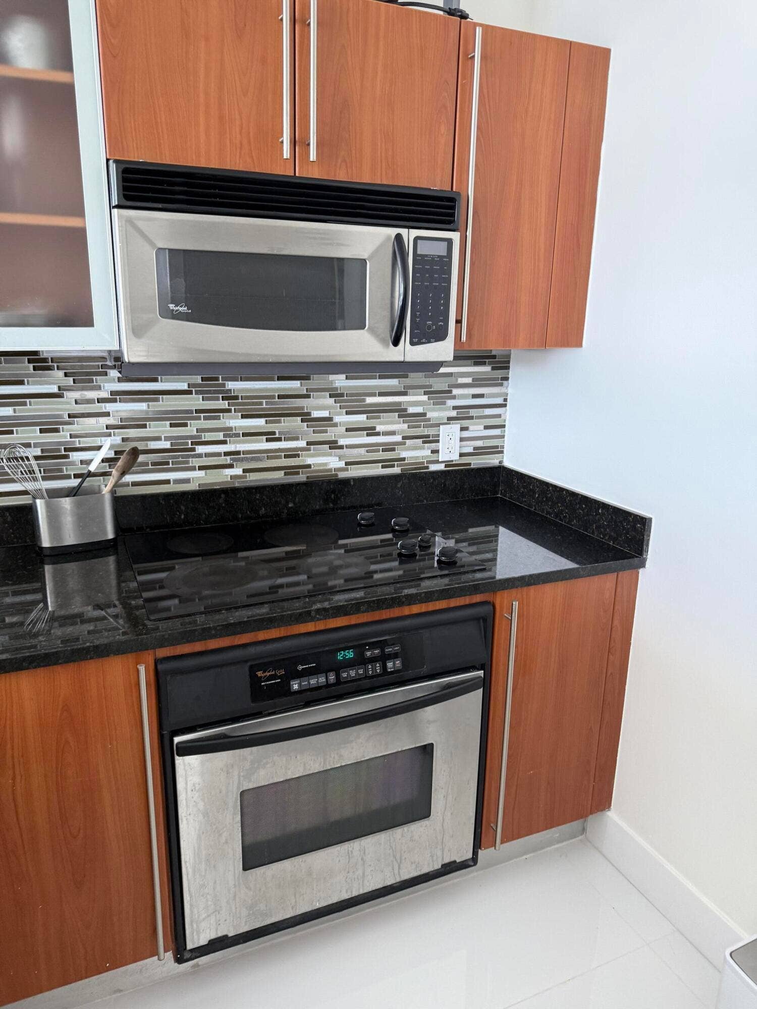 1551 N Flagler Drive, #1108, West Palm Beach, FL 33401 Cooking area