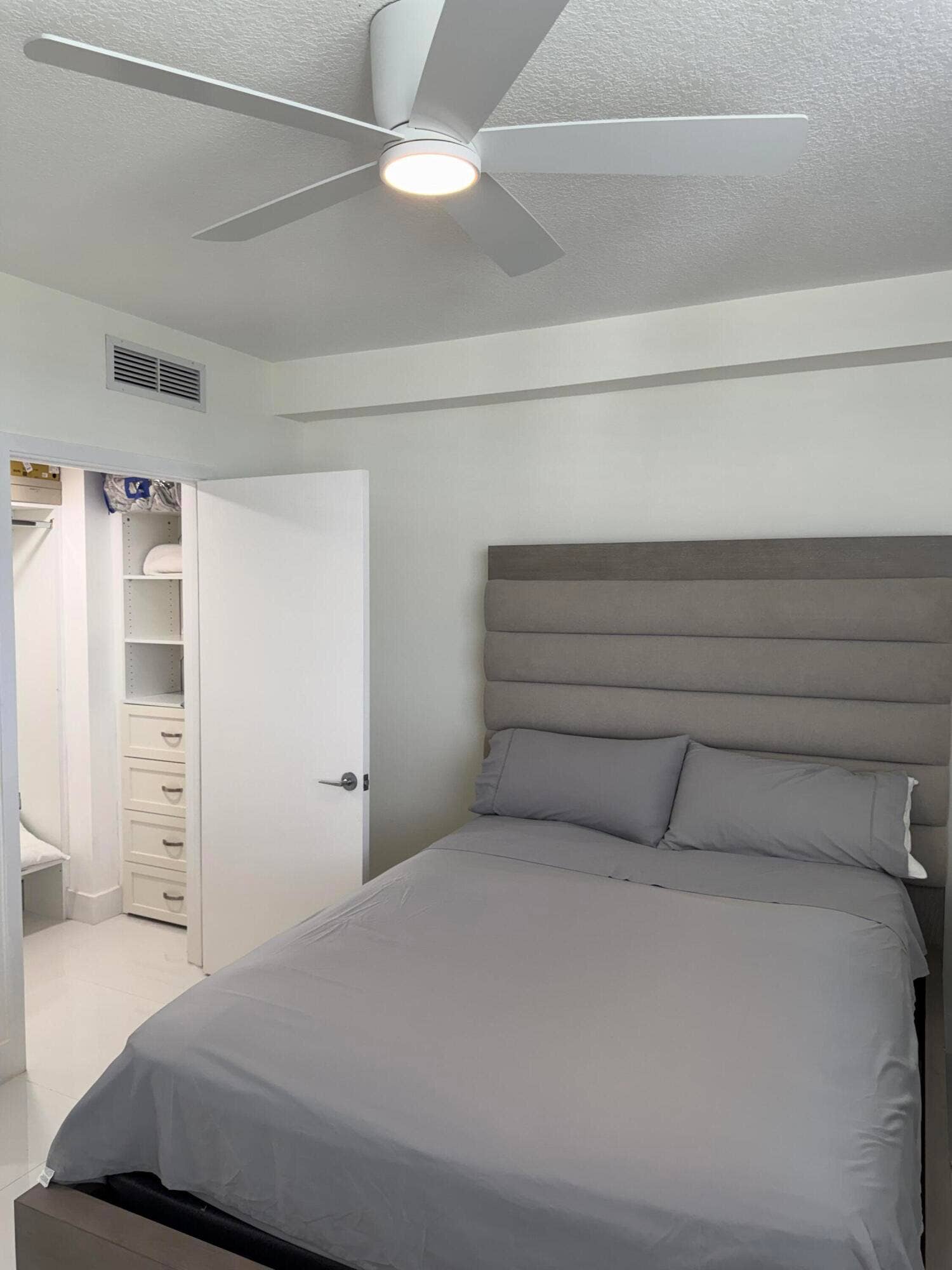 1551 N Flagler Drive, #1108, West Palm Beach, FL 33401 Bedroom