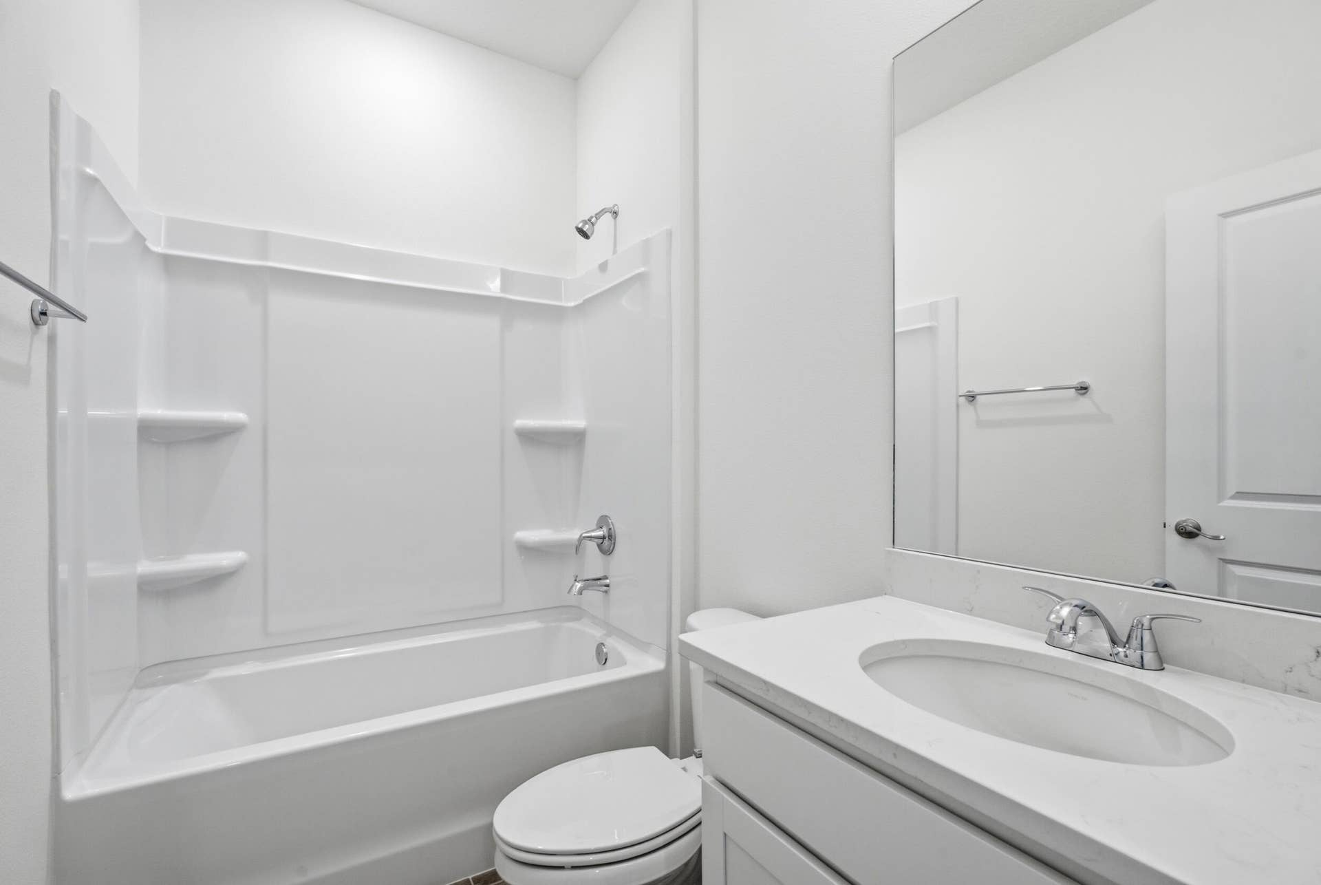 5437 NW CAMBERLY Court, Port St Lucie, FL 34987 Bath