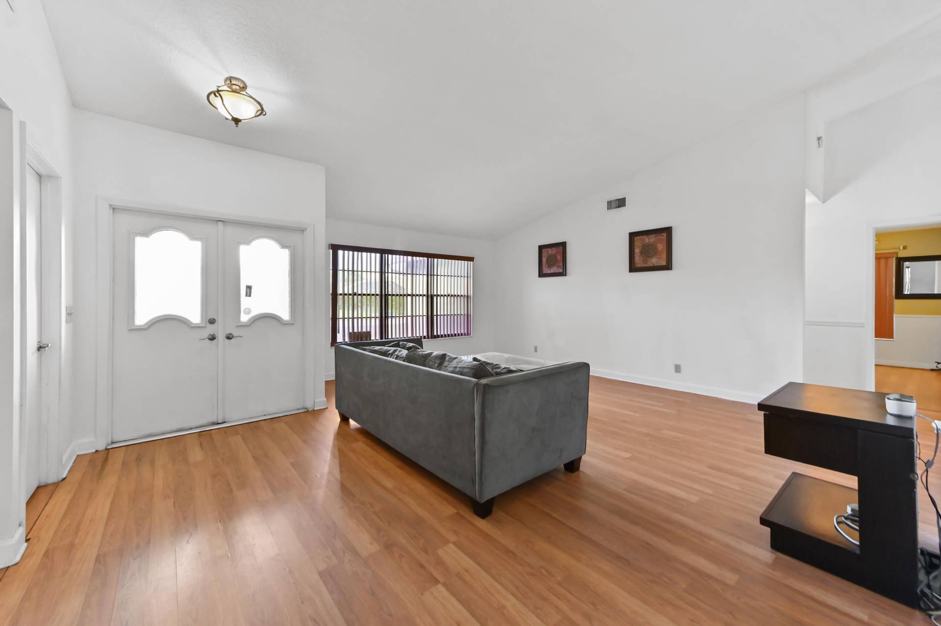 06 living room 03