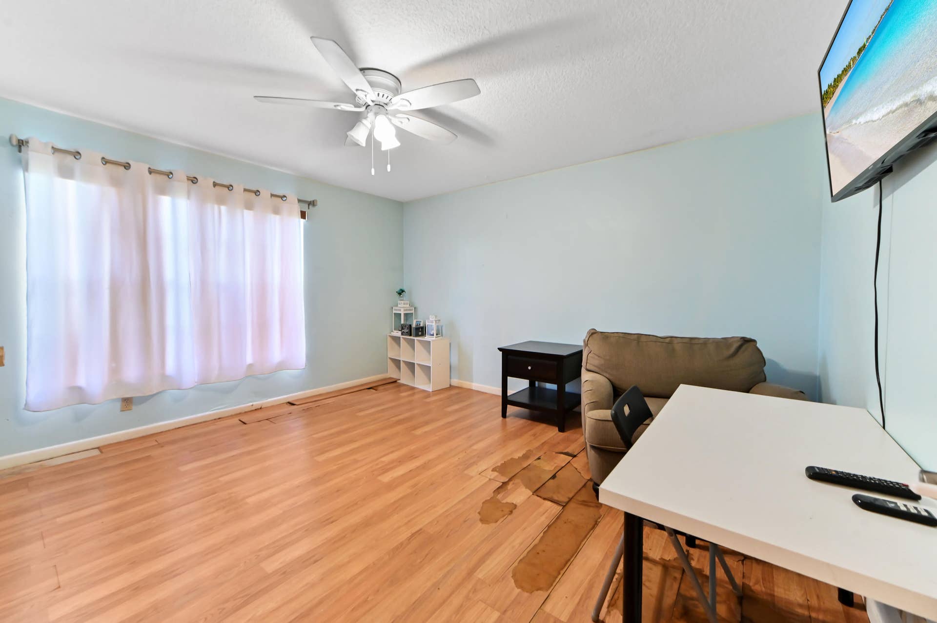 17 bedroom 01