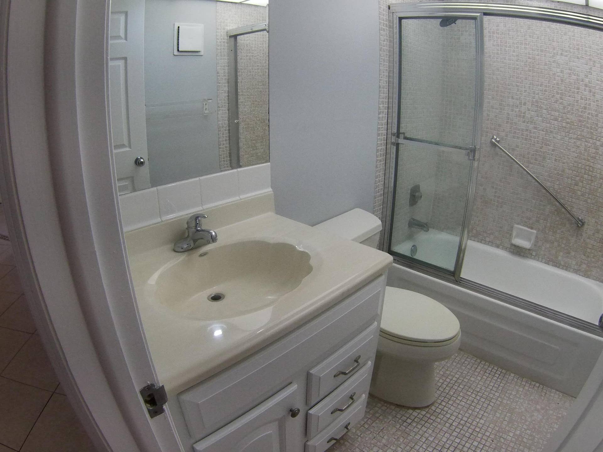 67 Normandy B, Delray Beach, FL 33484 SING0024