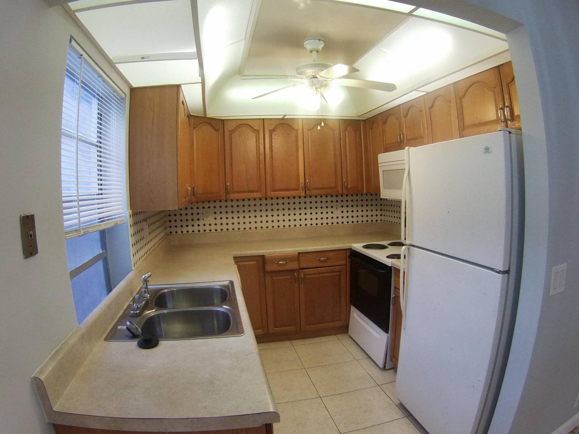 67 Normandy B, Delray Beach, FL 33484 SING0017