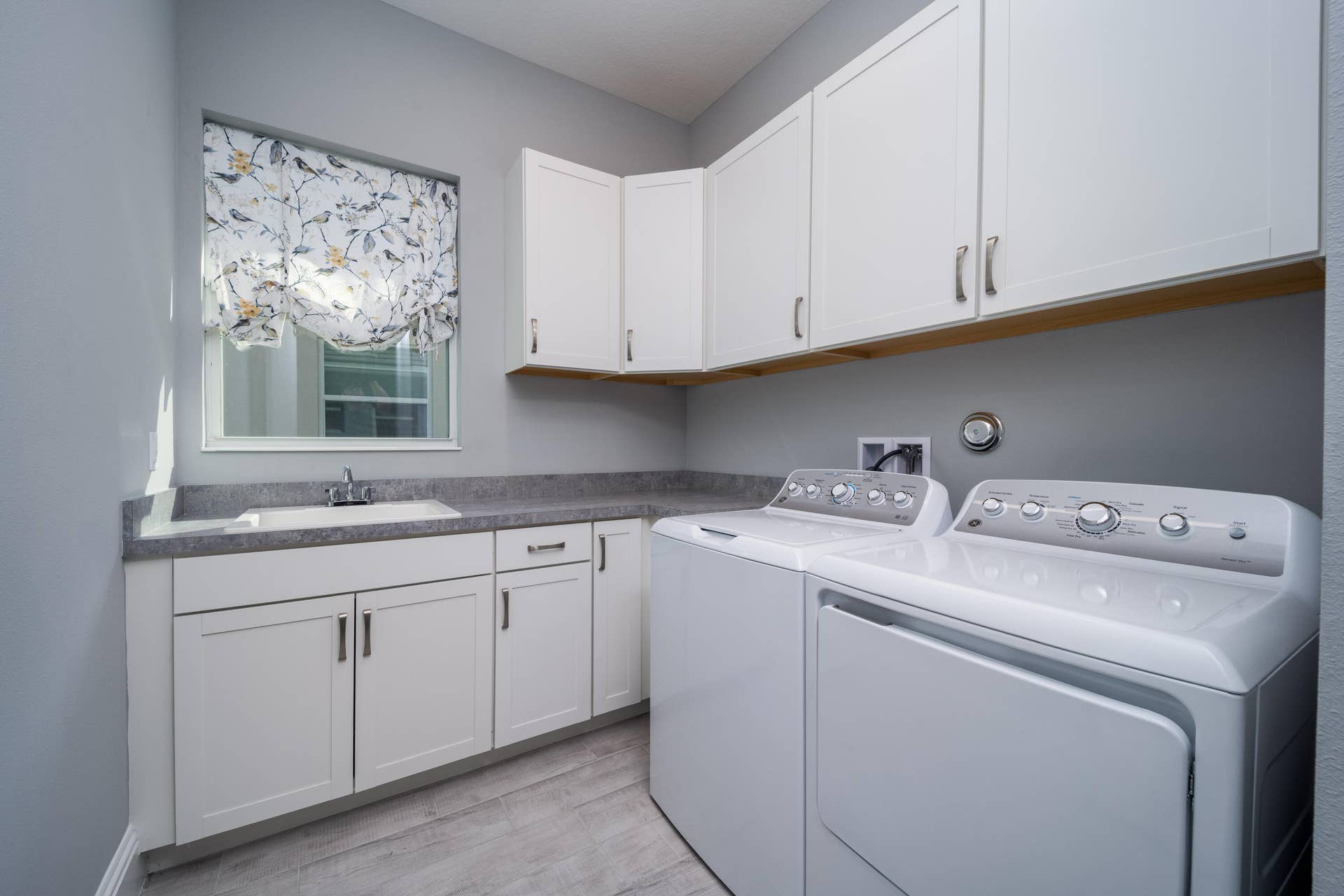 9155 SW PINNACLE Place, Port St Lucie, FL 34987 Laundry Room