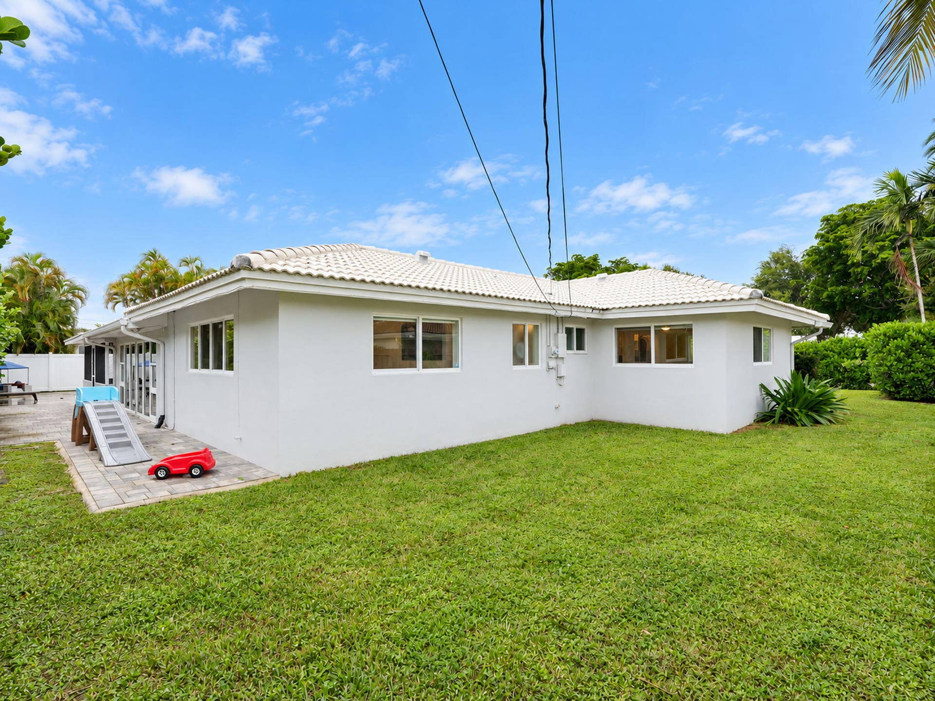 2632 NE 35TH Street, Fort Lauderdale, FL 33306 3-web-or-mls-2632_38